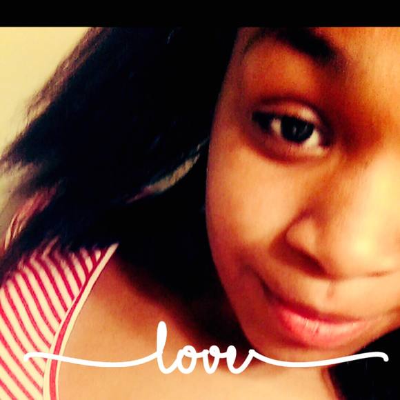 Meet your Posher, Nea - Picture 1 of 1